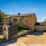 Villa Alma By Guide